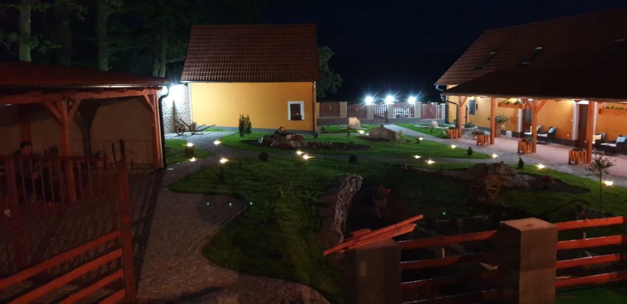 Penzion U Pepicka Netolice Buitenkant foto